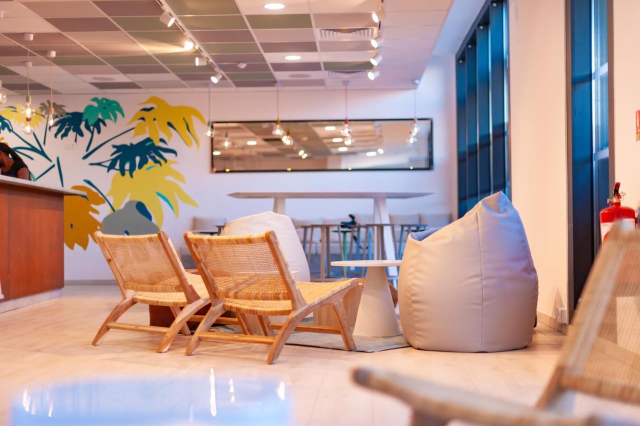 Hostel Le Hueb 土伦 外观 照片